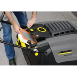 Balayeuse autotractée KM 75/40 W Bp Pack Karcher | 1.049-207.0