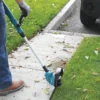 Coupe-herbe Makita 18 Volts Li-ion 3 Ah (1 batterie et un chargeur) modèle DUR181SF