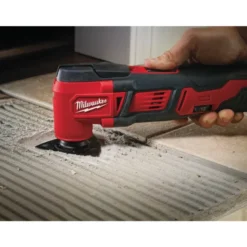 Découpeur ponceur Multi-Tool 18 Volts 1 batterie M18 BMT-421C | 4933446210 Milwaukee