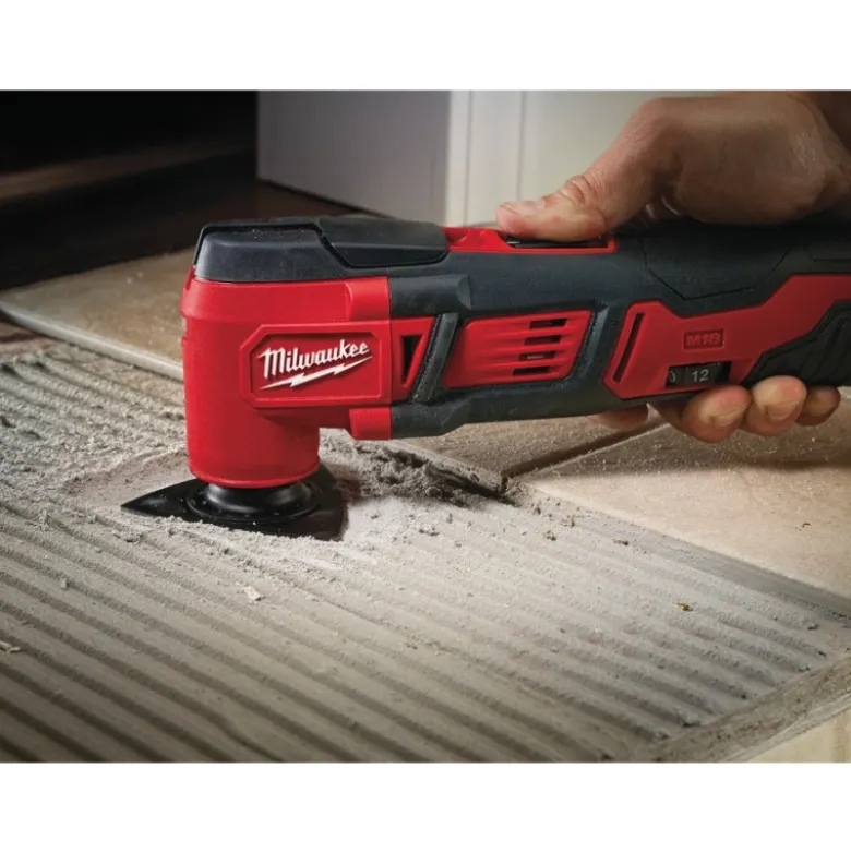 Découpeur ponceur Multi-Tool 18 Volts 1 batterie M18 BMT-421C | 4933446210 Milwaukee