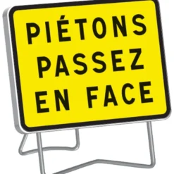KC1 T1 PIETONS PASSEZ EN FACE TALIAPLAST | 525618