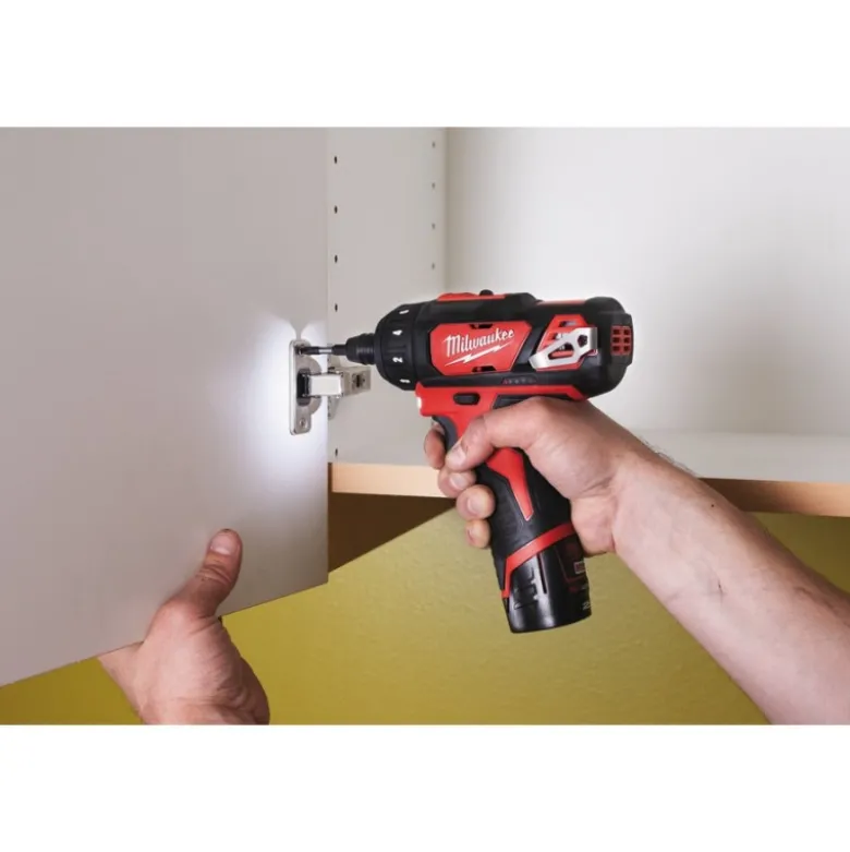 Perceuse visseuse 12 volts M12 BD-202C Milwaukee | 4933441900
