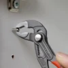 Pince multiprise Cobra® de pointe gainées en plastique antidérapant 125 mm KNIPEX | 87 01 125