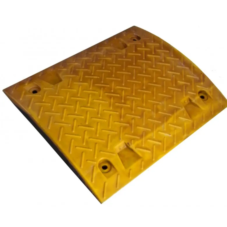 RALENTISSEUR JAUNE 50X40X5 (RECTANGULAIRE) TALIAPLAST | 520503