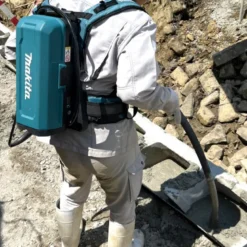 Vibreur béton 40V 43MM 1,5M - Makita | VR001CZ